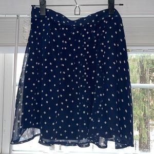 Old Navy polka dot skirt! Size medium in navy with white dots